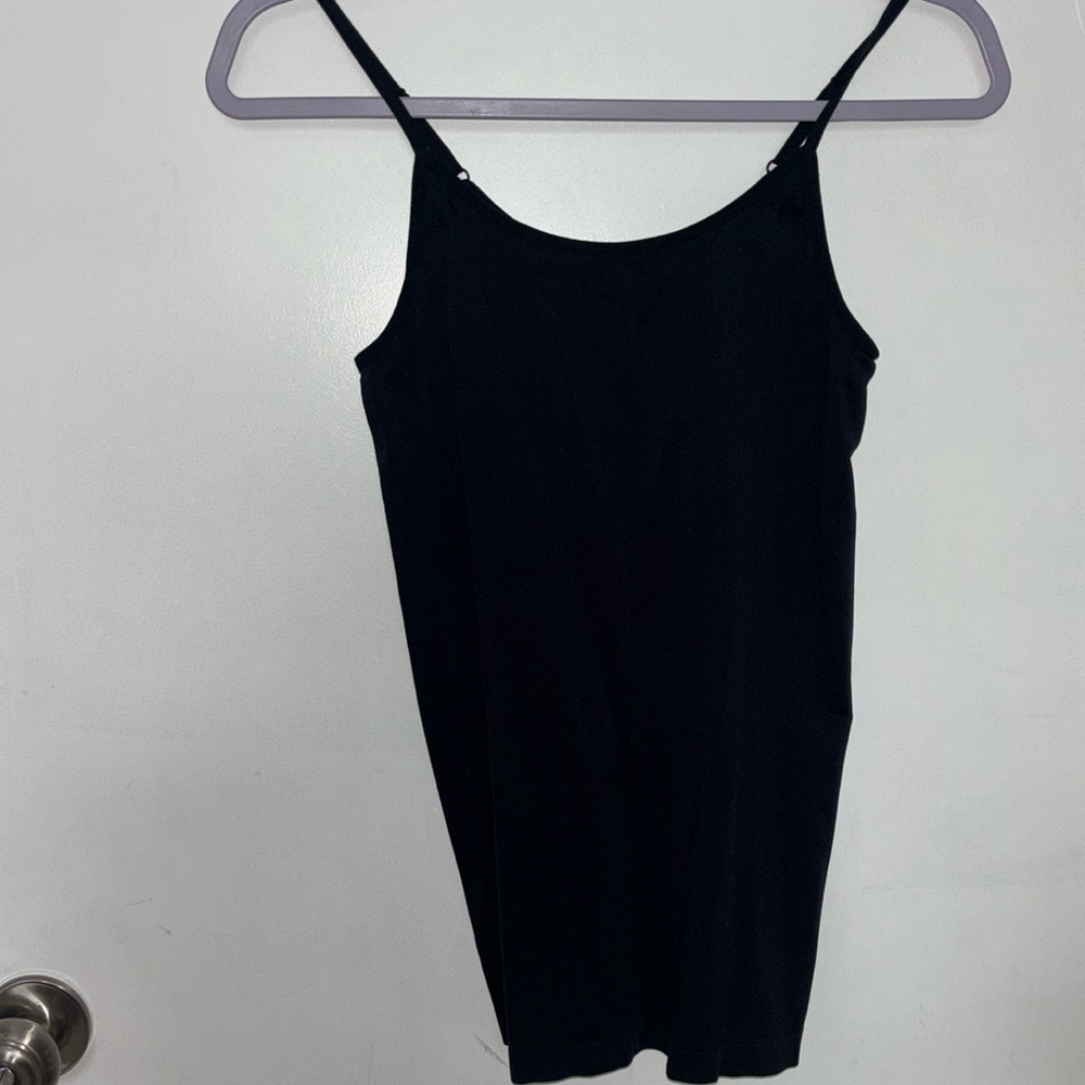 Size M/L basic black seamless camisole top